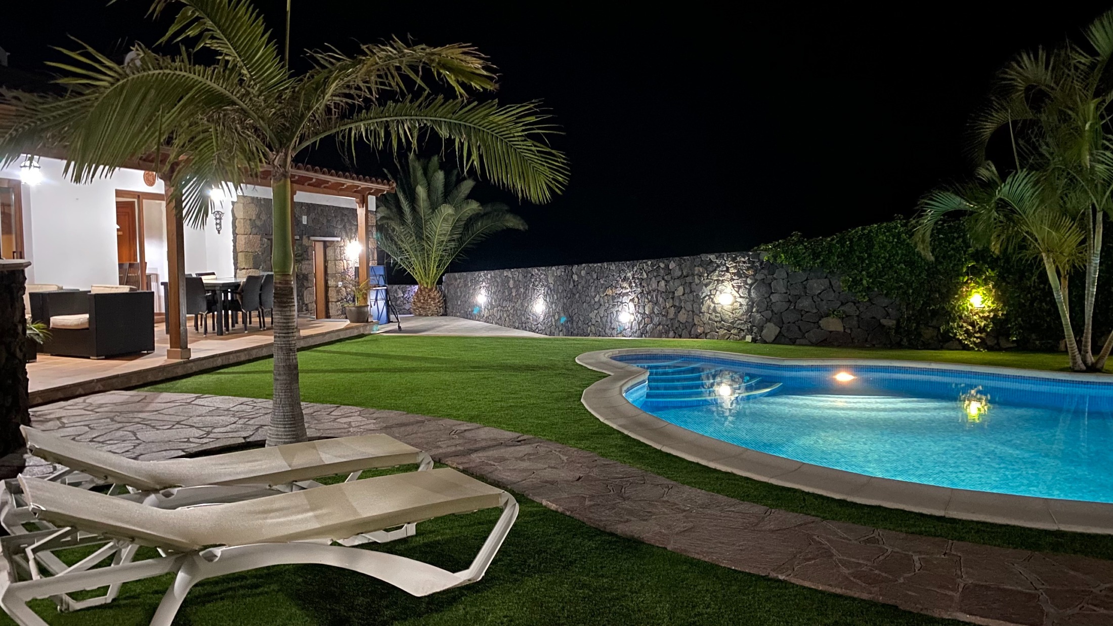 Villamocanes, hoteles y alojamientos en Frontera